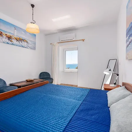2 Bedroom Gorgeous In Apartment *