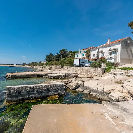 2 Bedroom Gorgeous In