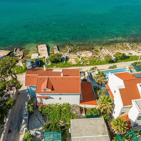 2 Bedroom Gorgeous In * Košljun