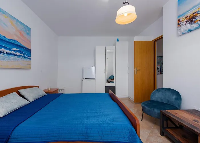 2 Bedroom Gorgeous In *