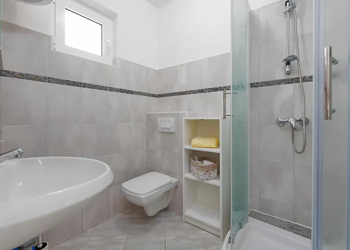 2 Bedroom Gorgeous In *