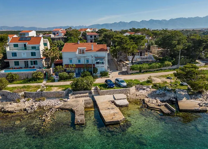 2 Bedroom Gorgeous In Appartement